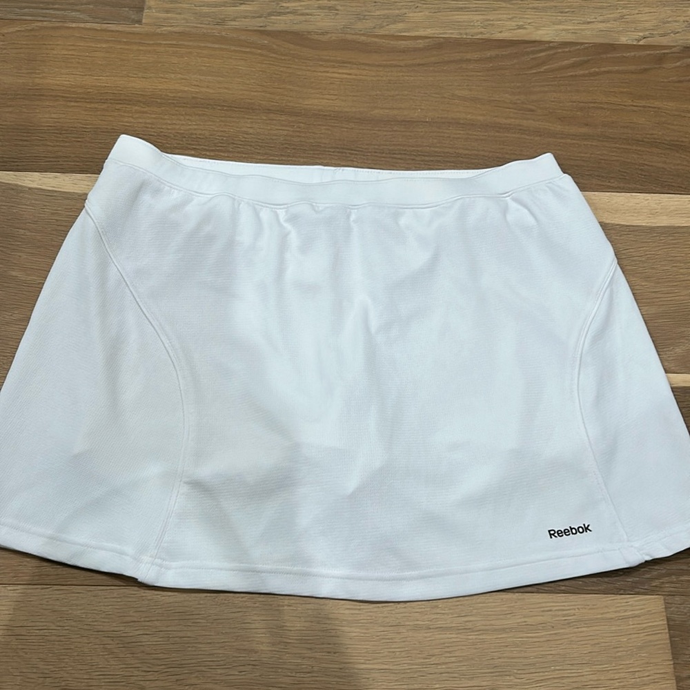Reebok White Tennis, Golf or Pickleball Skort  Size Large